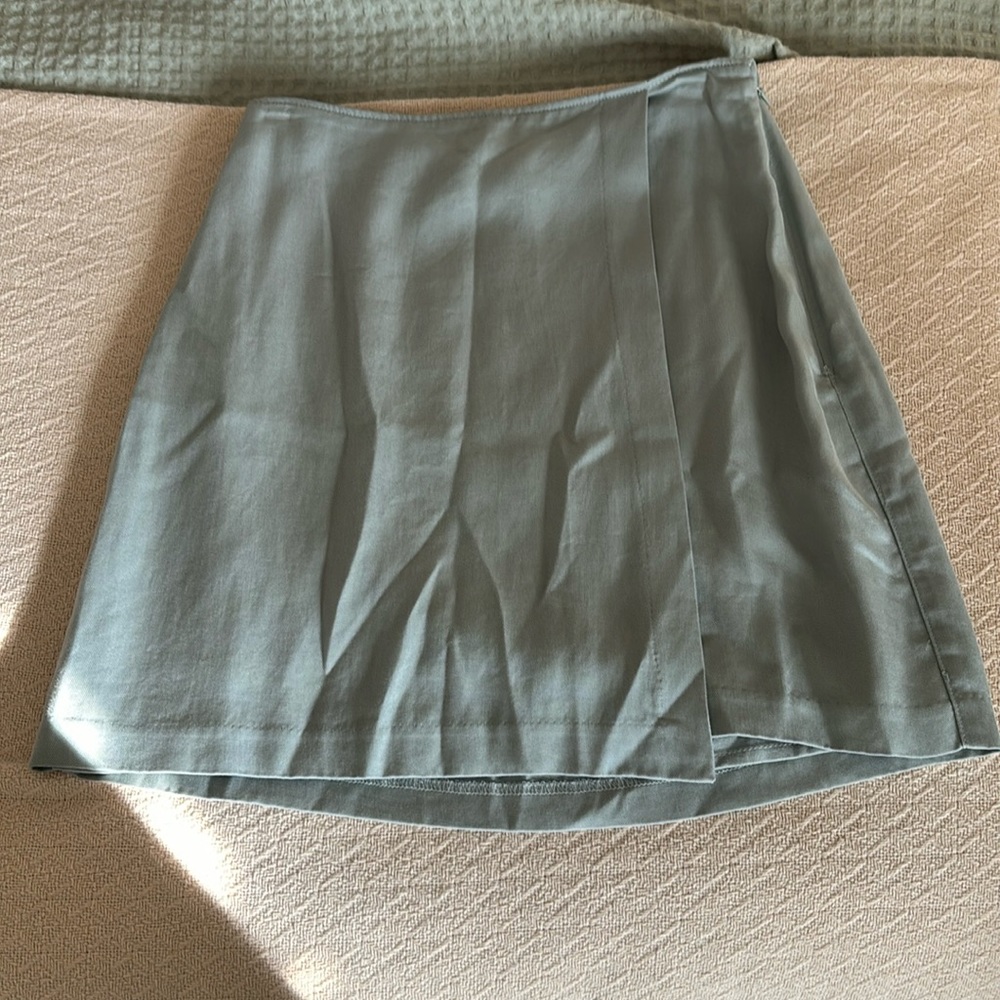 Abecrombie & Fitch sage green skirt